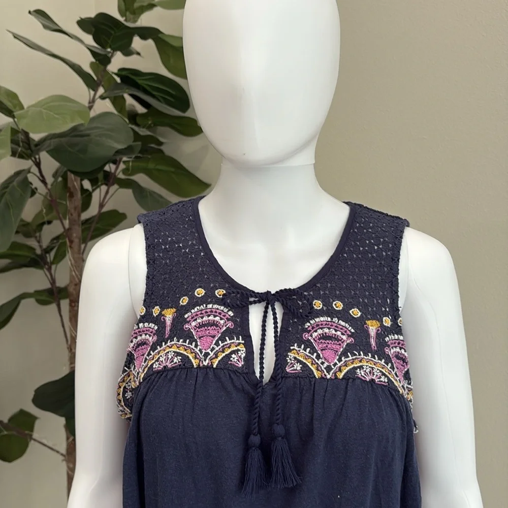 Anthropologie Akemi + Kin Crochet Williston Embroidered Tank Womens Size M Navy - Picture 4 of 14